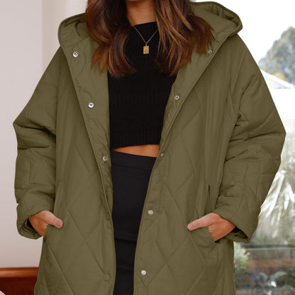 Women's quilted jacket with diamond pattern, hood, and front pockets