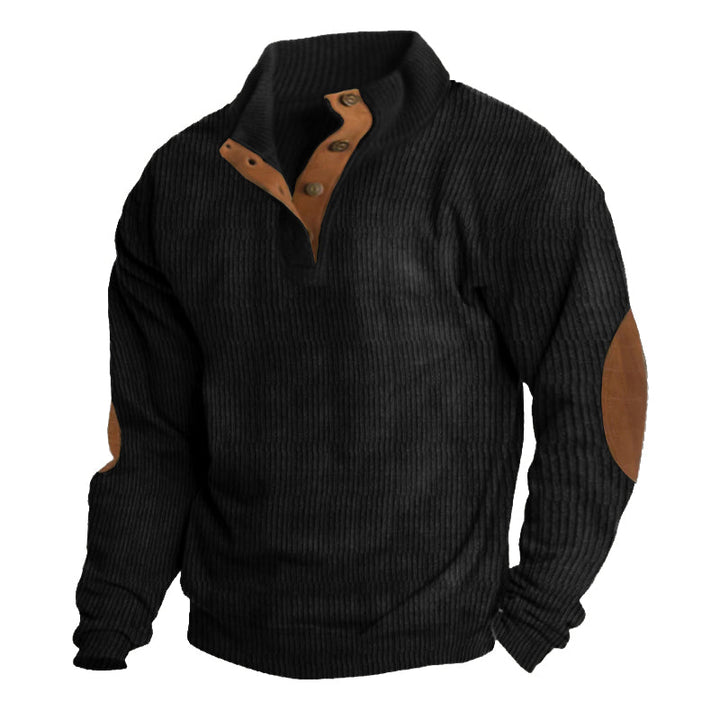 Schwarzer Strickpullover mit braunen Ellenbogen-Patches und Knopfleiste, Herrenmode, stilvoller Winterpullover, warm und bequem.