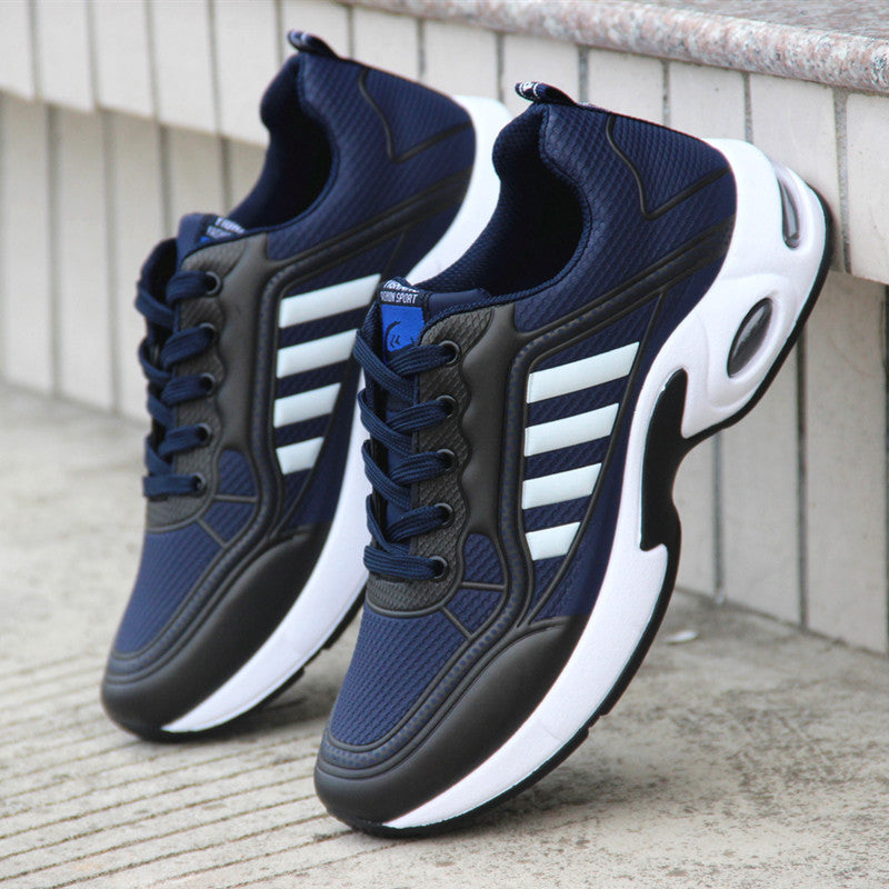 Men's athletic shoes with low collar and lacing as well as mesh lining