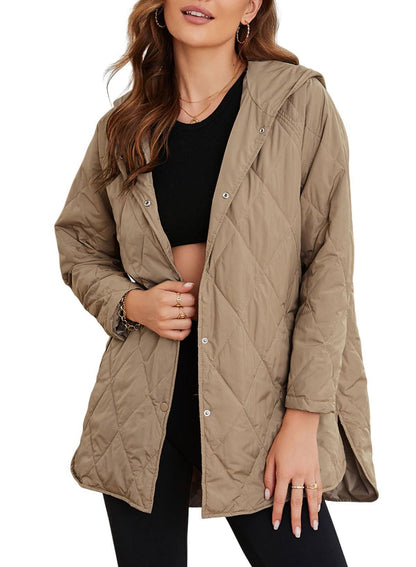 Women's quilted jacket with diamond pattern, hood, and front pockets