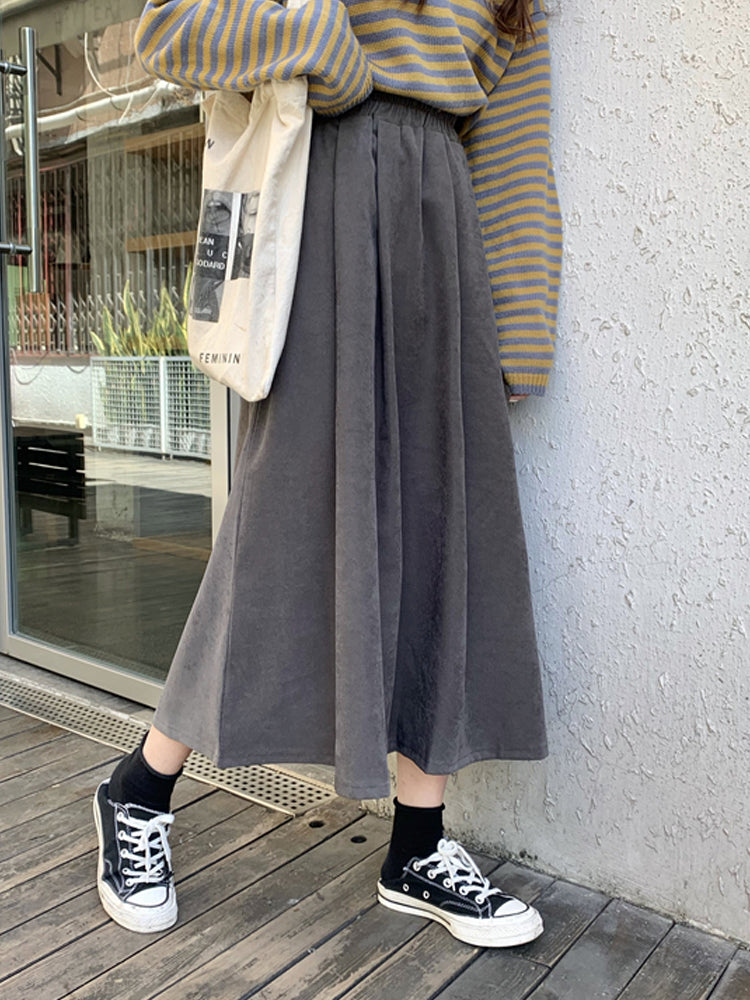 Women's A-line midi skirt with high waist and flared hem – Elegant style