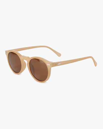 Beige Sonnenbrille mit runden, braunen Gläsern und schlankem Rahmen, modisches Accessoire, idealer UV-Schutz, stilvoller Sommerlook.