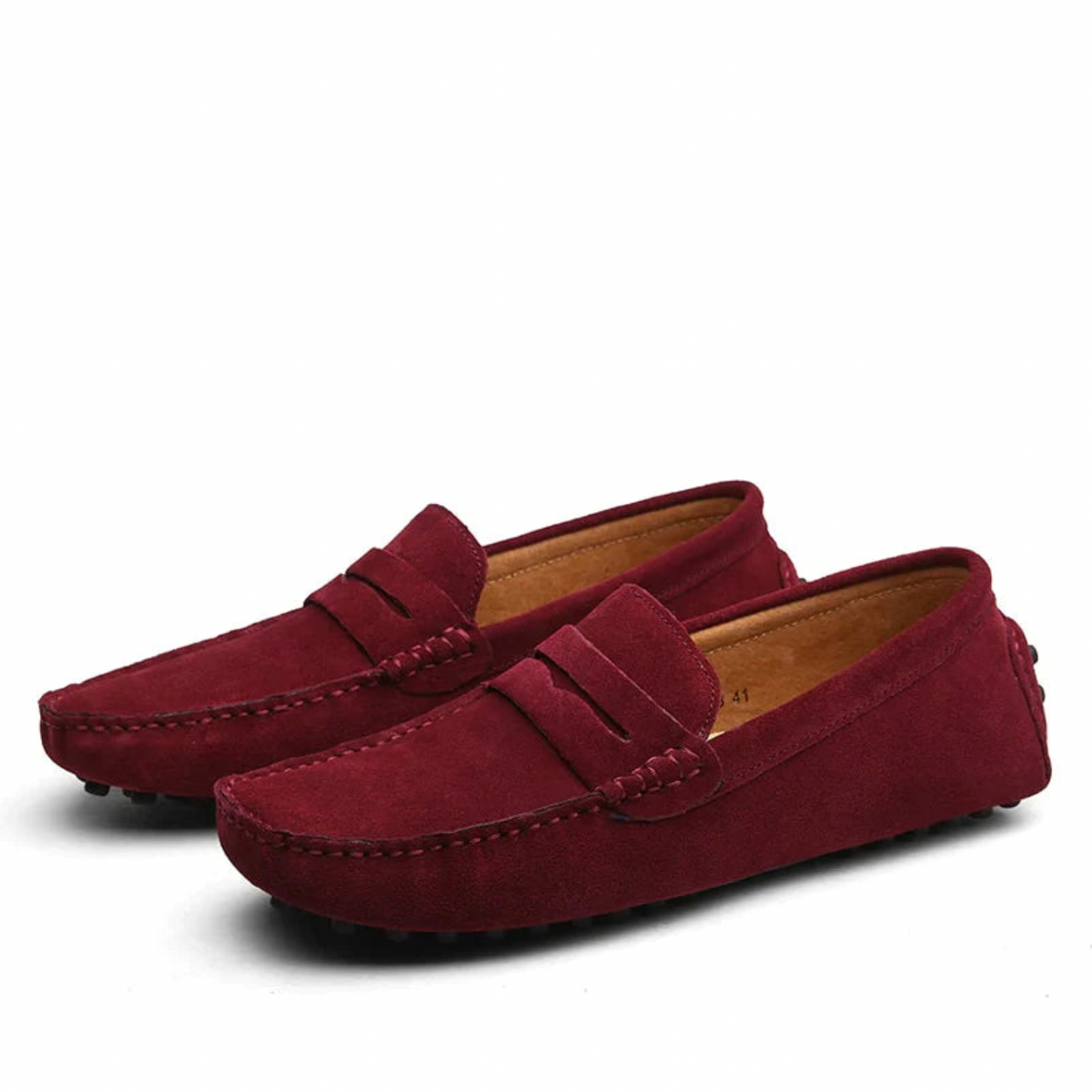 Rote Wildleder-Mokassins für Herren, stilvoll und bequem, ideal für Freizeitkleidung. Hochwertige Verarbeitung, rutschfeste Sohle.