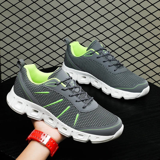 Herren-Laufschuhe mit leichtem Mesh-Obermaterial und flexibler Außensohle