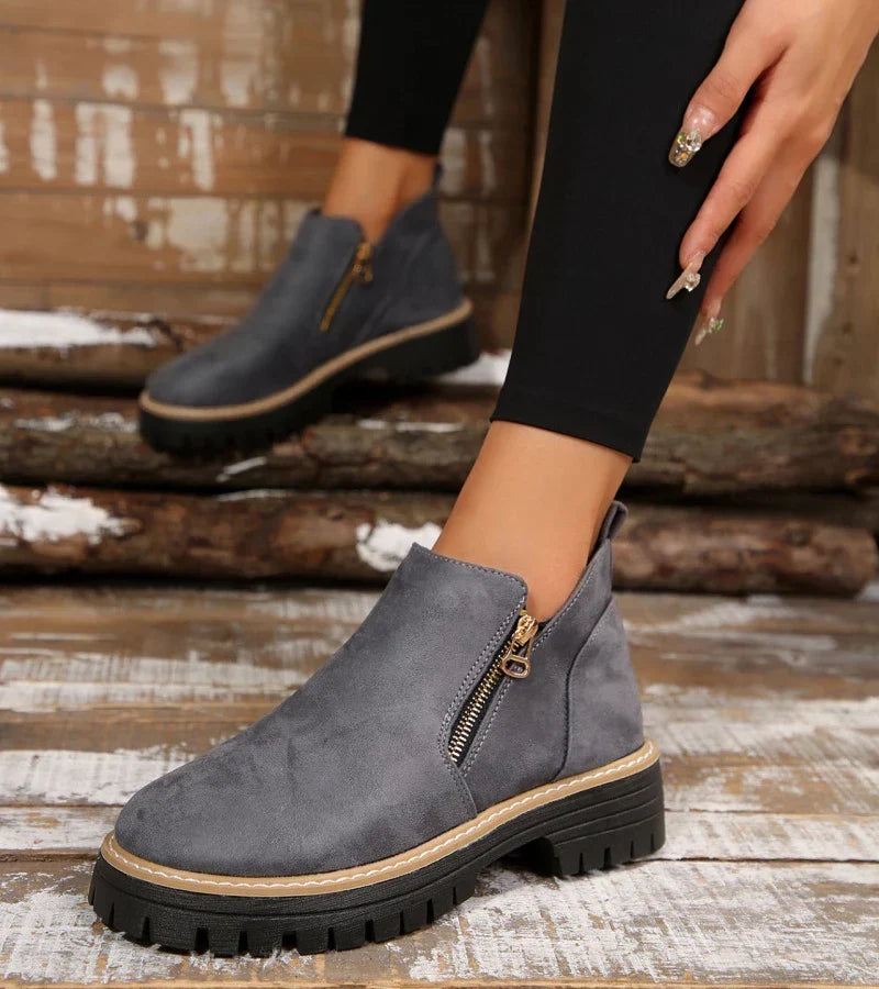 Modische Damenboots mit rundem Zehenbereich