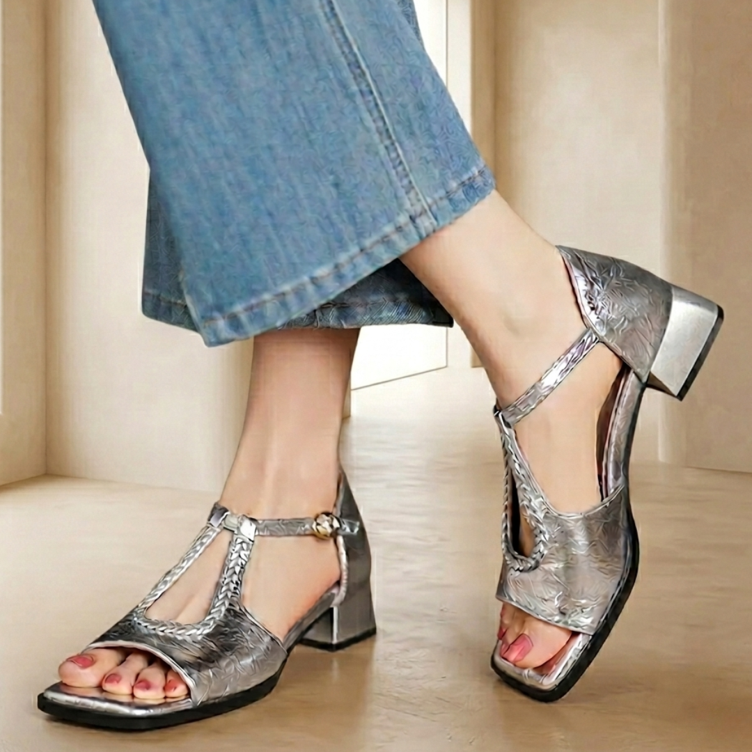 Damen-Pumps Mit Geflochtenem T-Riemen, Goldener Schnalle Und Gepolstertem Fußbett