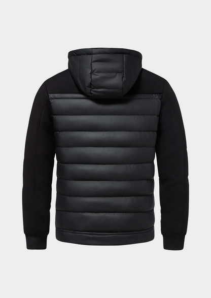 Schwarze Herrenjacke mit Kapuze, gestepptem Rücken und langen Ärmeln. Modische Winterjacke, ideal für kalte Temperaturen.