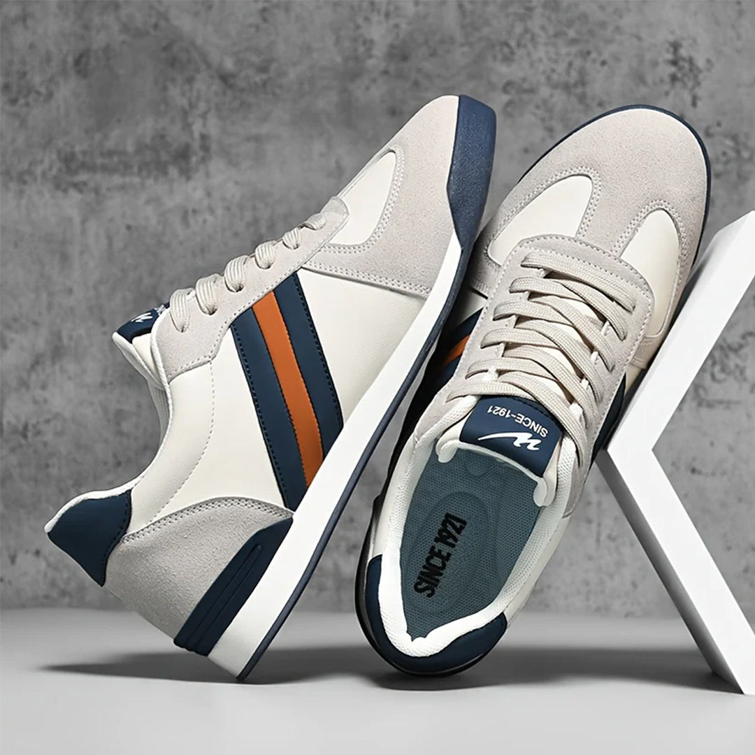 Herren-Sneaker mit Streifendetail und gepolstertem Innenfutter