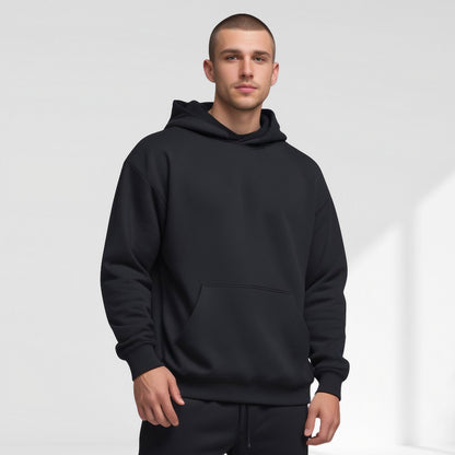 Herren Hoodie im Oversized Fit mit überschnittenen Schultern und Fronttasche