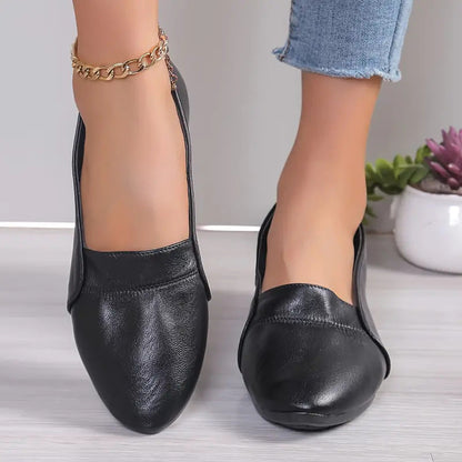 Damen-Pumps mit spitzer Kappe, Blockabsatz und zum Hineinschlüpfen