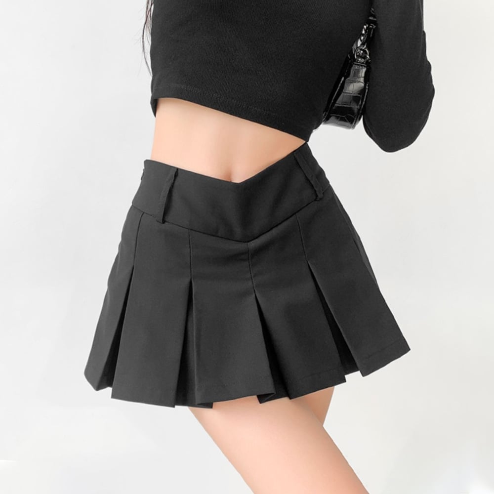 Damen-Minirock in A-Linie mit V-Ausschnitt, Falten und integrierten Shorts – Moderner Stil