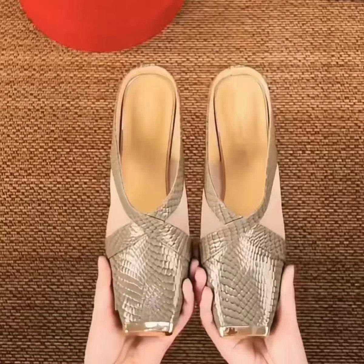 Damen-Sommersandalen Mit Eckiger Zehenpartie Und Mesh-Einsätzen Für Draußen