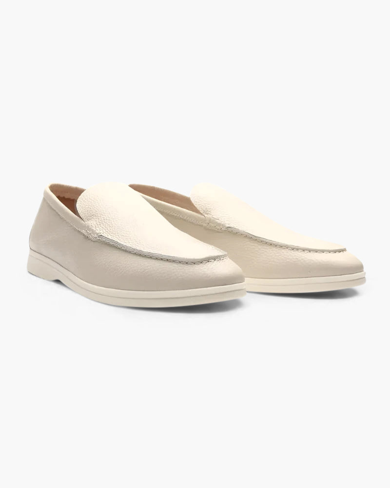 Beige Herren-Loafer aus Leder, elegantes Design, rutschfeste Sohle, ideal für Business und Freizeit. Hochwertige Verarbeitung, zeitloser Stil.