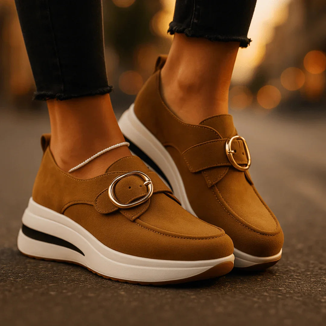Damen Plateauschuhe Veganes Wildleder Gepolsterte Orthopädische Keilsohle Goldene Schnalle