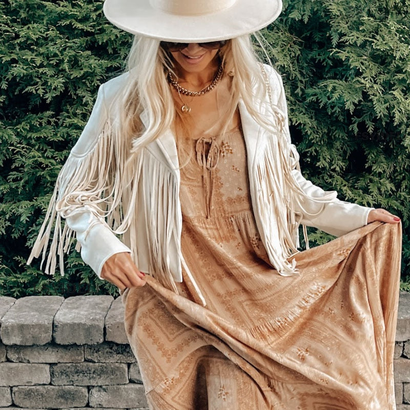 Fransenjacke als modisches Statement für Festival-Looks