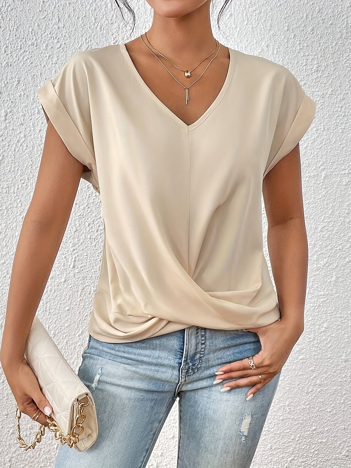 Damen T-Shirt Mit V-Ausschnitt Und Kurzen Ärmeln In Leichter Passform