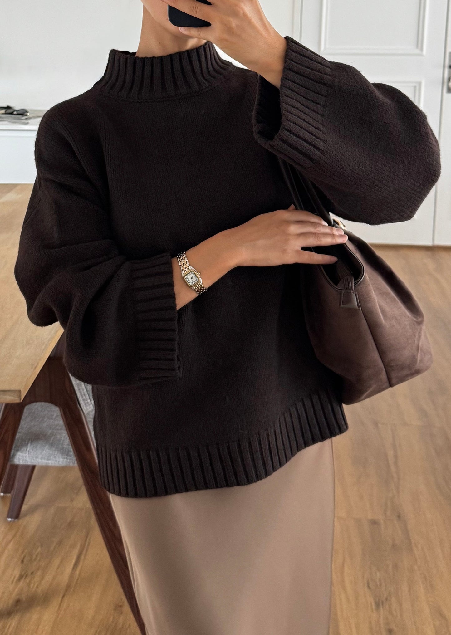 Women's knitted sweater high collar ribbed details straight cut