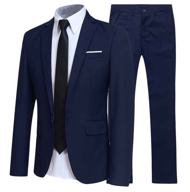 Dunkelblauer Herrenanzug mit weißem Hemd und schwarzer Krawatte, elegantes Business-Outfit, ideal für formelle Anlässe und Büro.