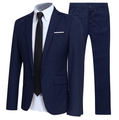Dunkelblauer Herrenanzug mit weißem Hemd und schwarzer Krawatte, elegantes Business-Outfit, ideal für formelle Anlässe und Büro.