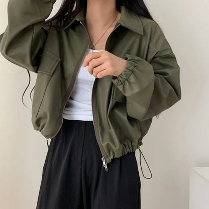 Women's short jacket with lapel collar and zip pockets – transitional style