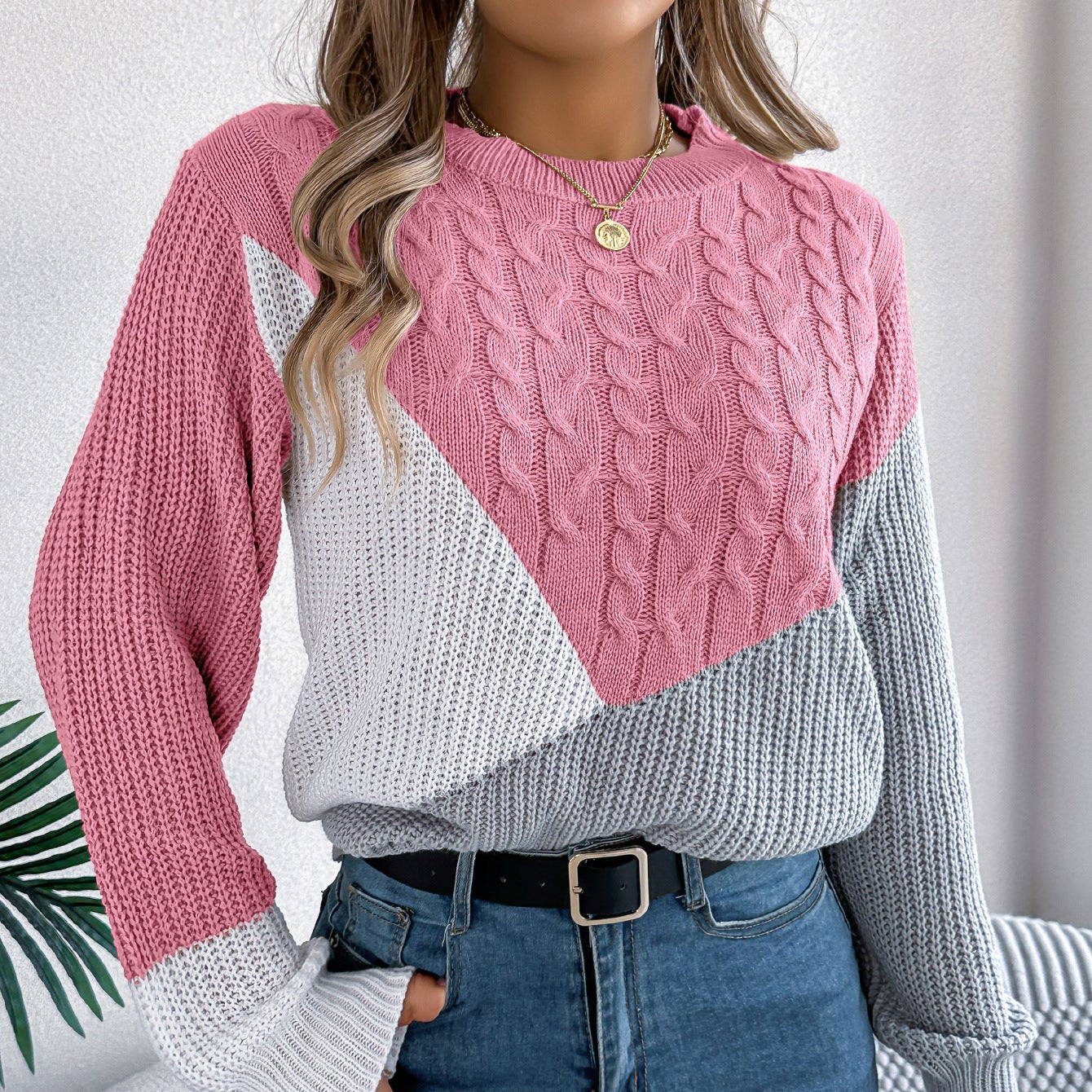 Women's Sweater with Twisted Knit Pattern, Contrasting Colors, and Long Sleeves