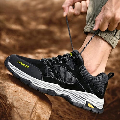 Men's sports sneakers with laces, low cut, and flat sole