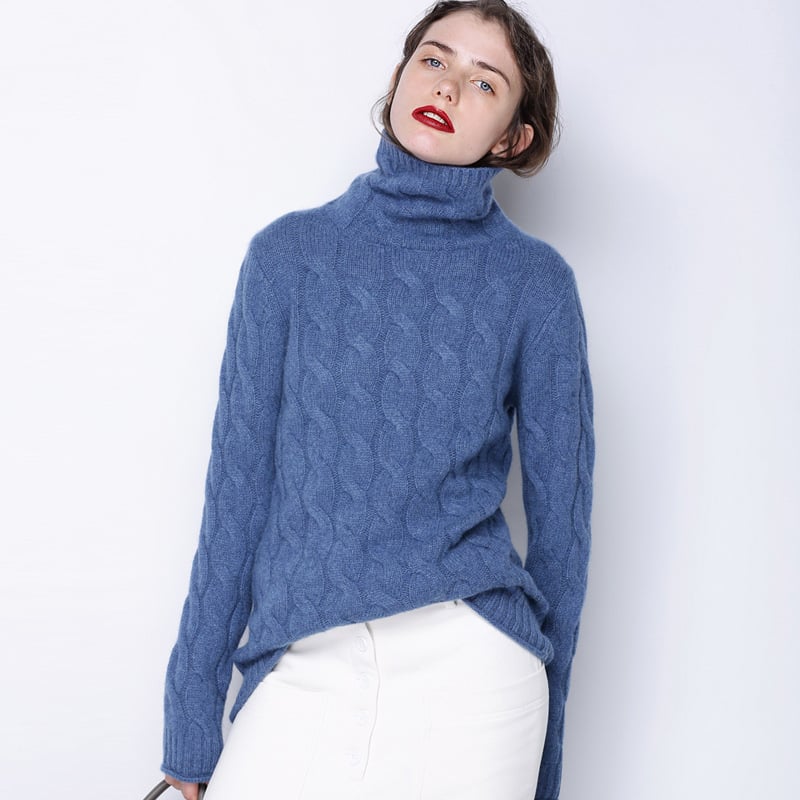 Women's turtleneck sweater with braided pattern and long sleeves