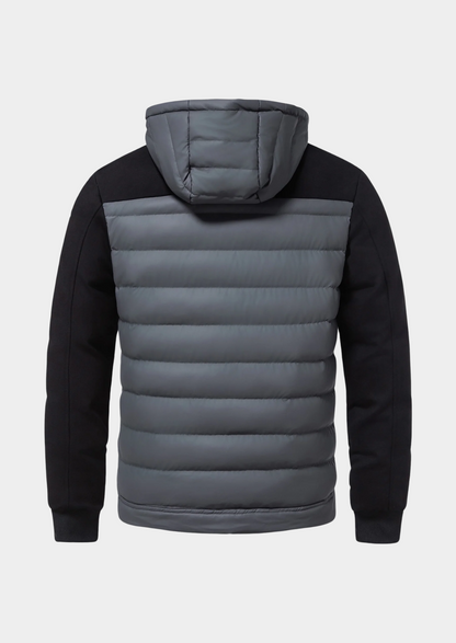 Graue Herren-Steppjacke mit Kapuze, schwarzem Ärmel- und Schulterbereich. Modische Winterjacke, warm gefüttert, ideal für kalte Tage.
