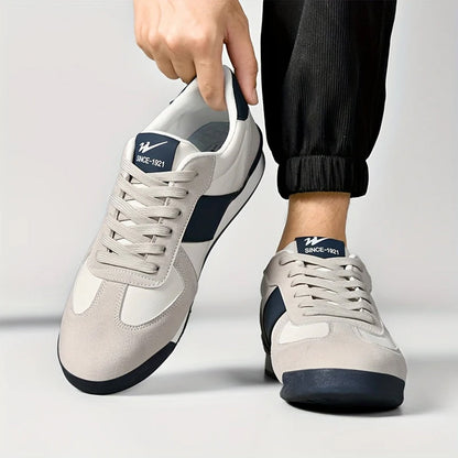 Herren-Sneaker mit Streifendetail und gepolstertem Innenfutter