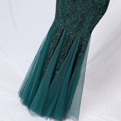 Elegantes, dunkelgrünes Abendkleid mit Paillettenverzierungen und Tüllrock, ideal für formelle Anlässe und Galas.