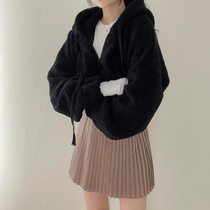Damen Winterjacke aus Lammwoll-Mix mit Stehkragen, kurz und einfarbig
