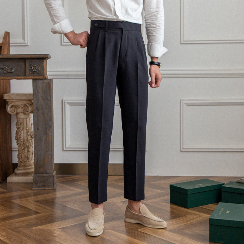 Herren-Stoffhose mit verstellbarer Schnalle und edlen Details