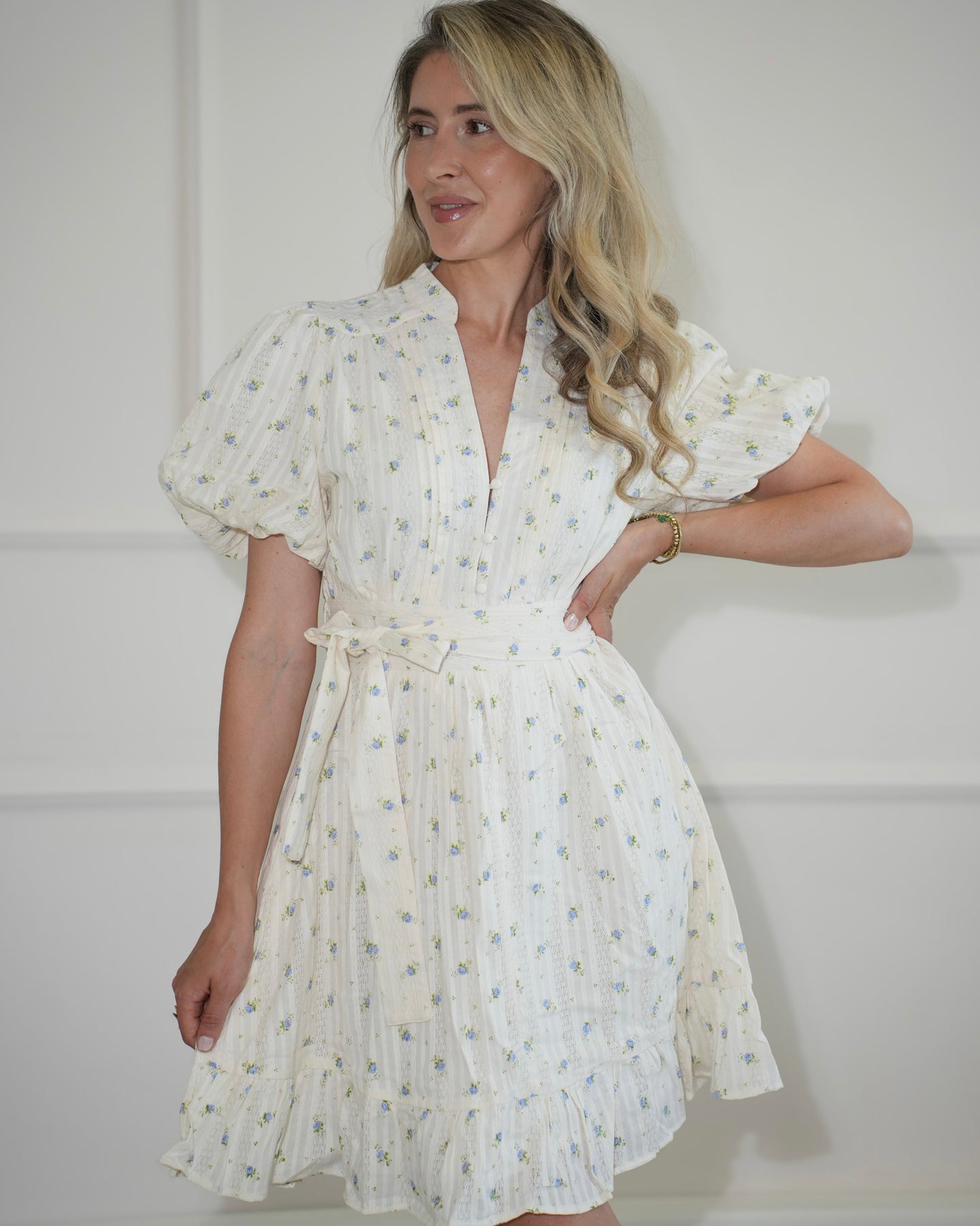 Damen-Sommerkleid Mit Blumenmuster, Puffärmeln, Elastischem Rücken Und Bindegürtel