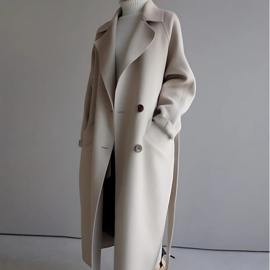 Eleganter beiger Trenchcoat für Damen, modisch und zeitlos, ideal für Herbst und Winter. Hochwertige Verarbeitung, stilvoller Mantel für jeden Anlass.