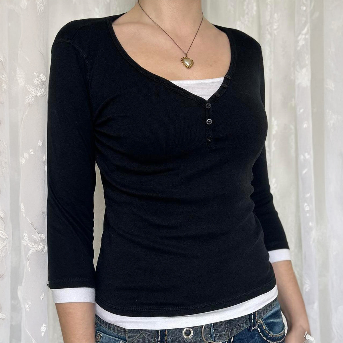 Women's long-sleeve close-fitting sweater-shirt with split detail