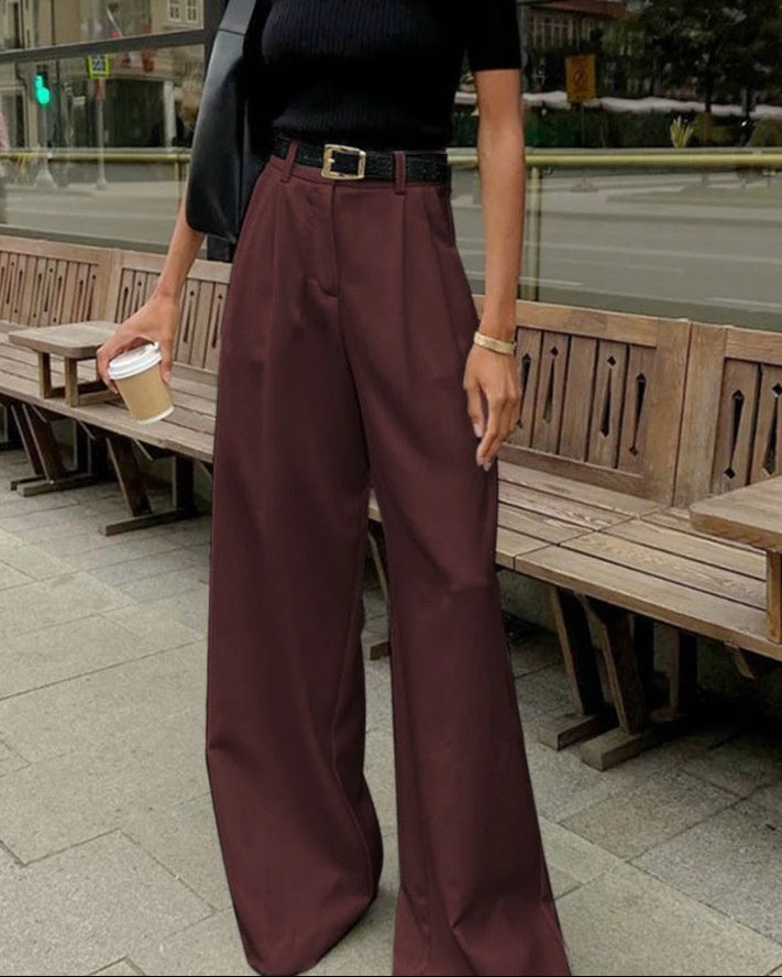 Women's pants with high waist, straight leg, and relaxed fit – Classic style