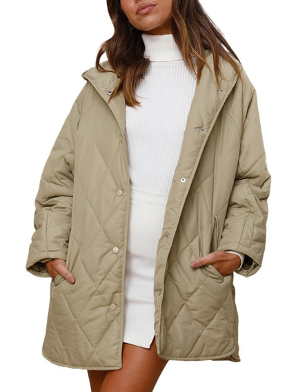 Women's quilted jacket with diamond pattern, hood, and front pockets
