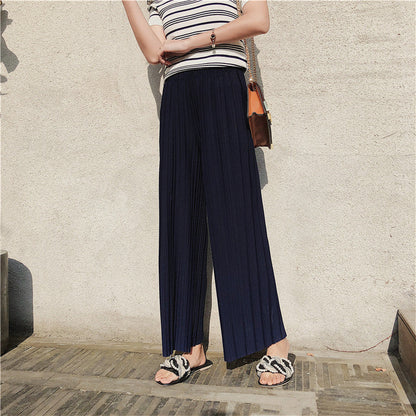 Women's wide-leg pants with pleated design and cropped length