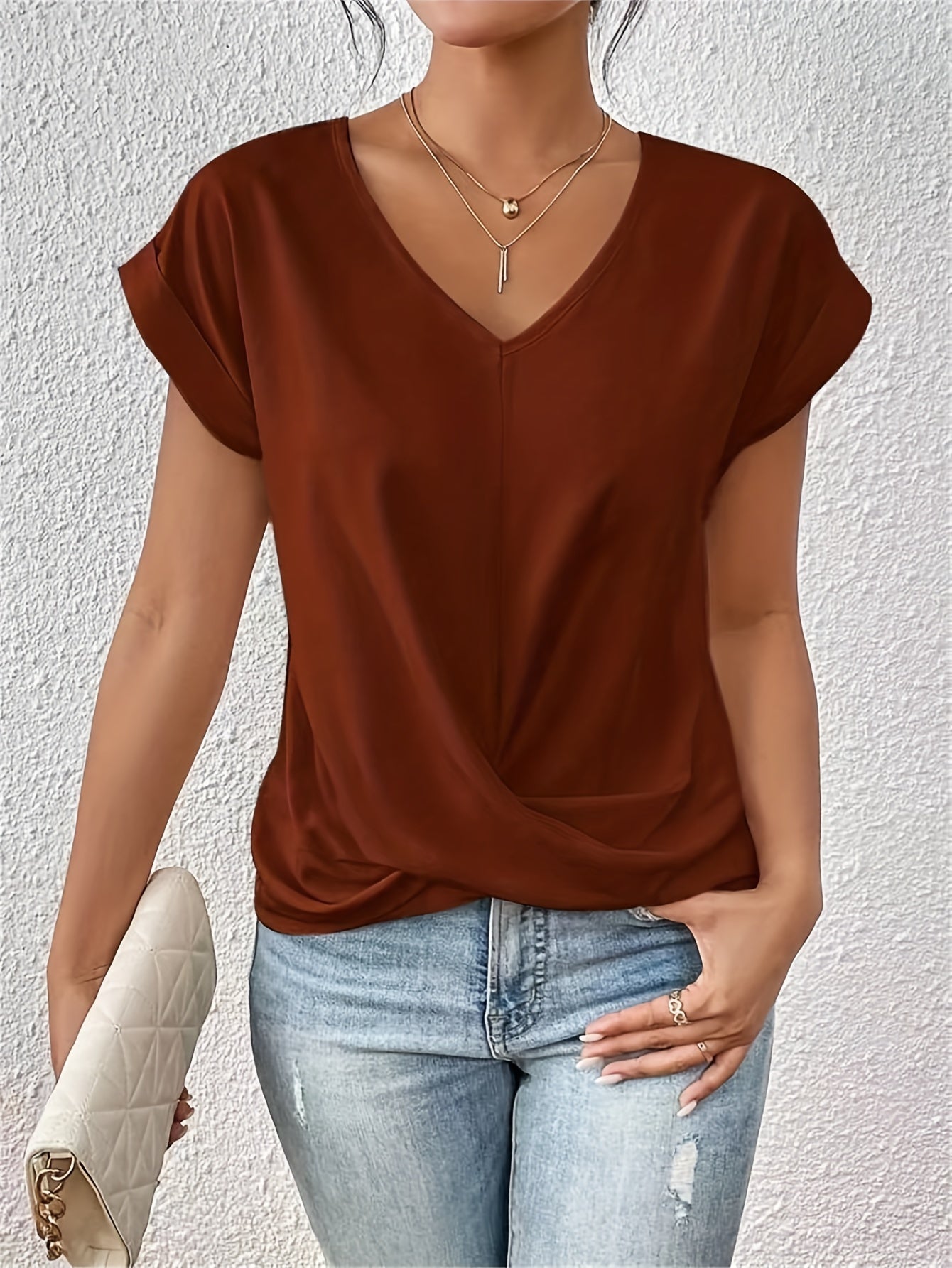 Damen T-Shirt Mit V-Ausschnitt Und Kurzen Ärmeln In Leichter Passform