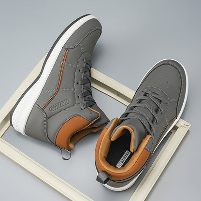 Men's all-season outdoor shoes with high shaft and lacing, non-slip sole