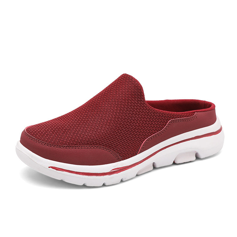 Roter Herren-Slipper mit atmungsaktivem Mesh-Obermaterial und weißer Sohle. Bequemer Freizeitschuh, ideal für Alltag und Freizeit.