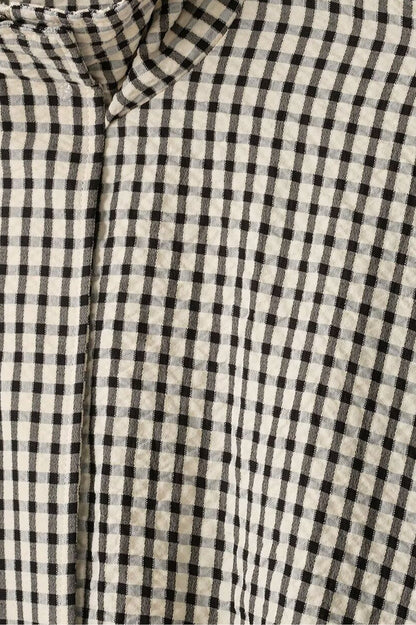 Rückansicht der Cropped Bomberjacke für Damen mit kariertem Muster