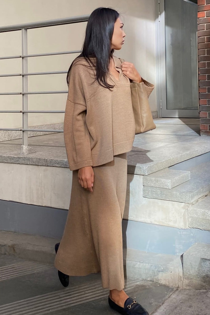Damen-Pullover mit V-Ausschnitt aus dem Strickset