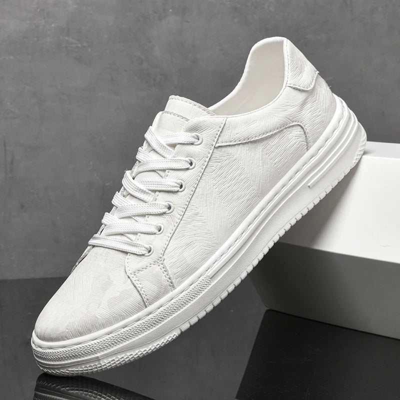 Herren-Sneaker mit genähtem Obermaterial und klarer Linienführung