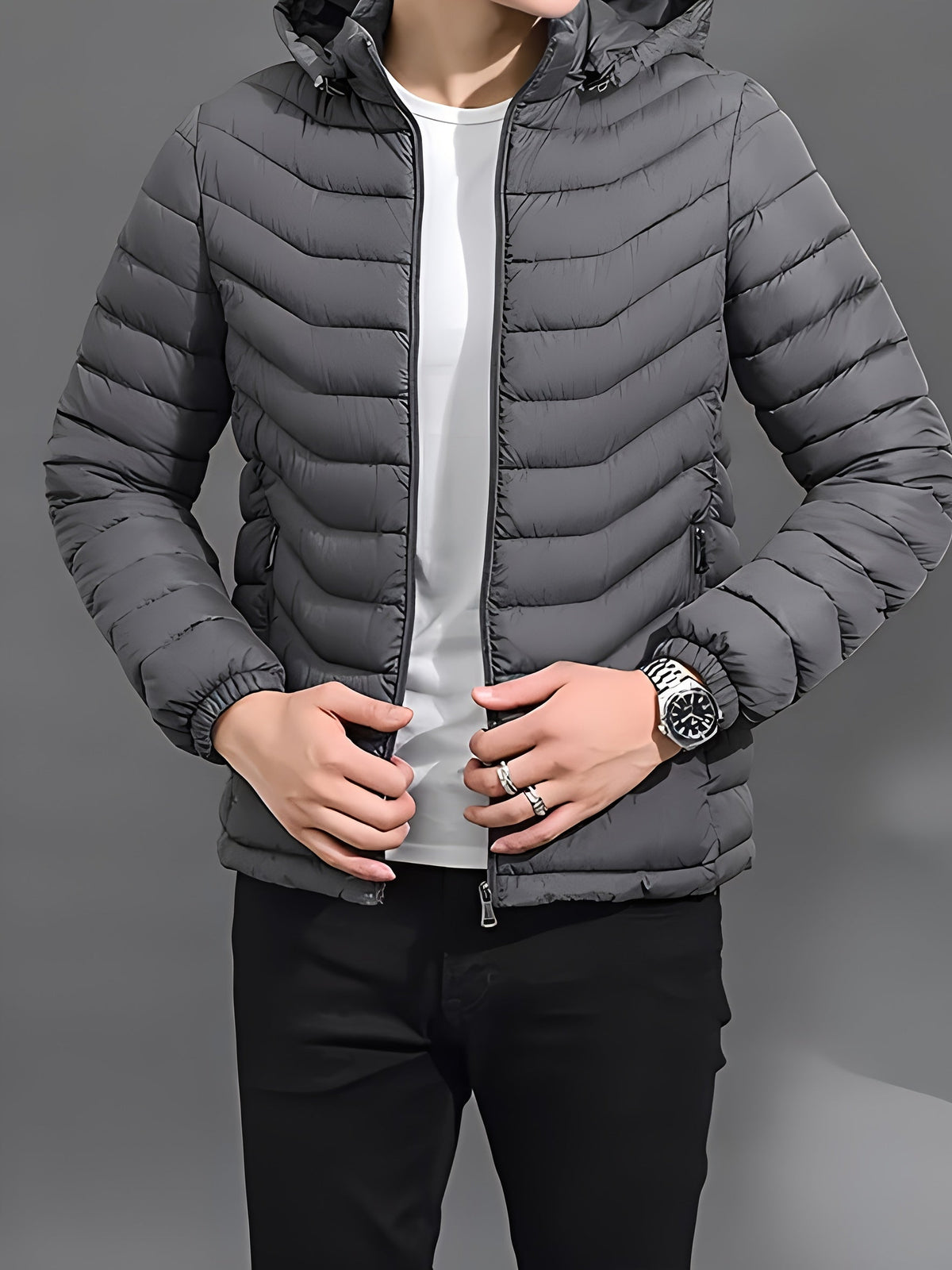 Abnehmbare Kapuze der wärmenden Steppjacke im Detail