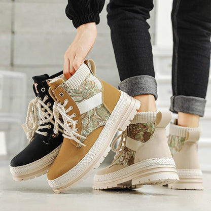 High lace-up boots for men with rounded toe and chunky heel