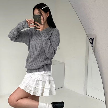 Women's sweater cable knit round neck long sleeve sweater