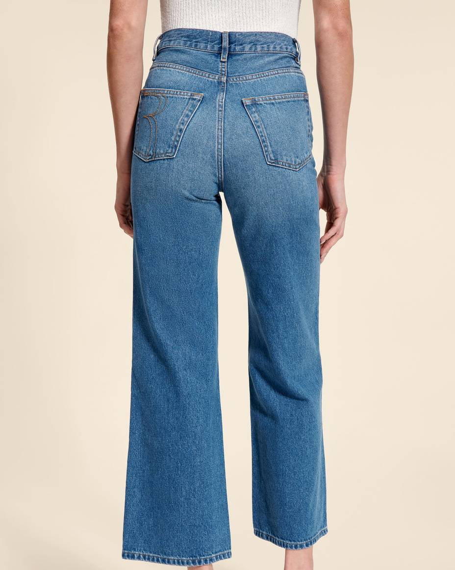 Women's high-waist cropped jeans with straight cut in retro style for spring