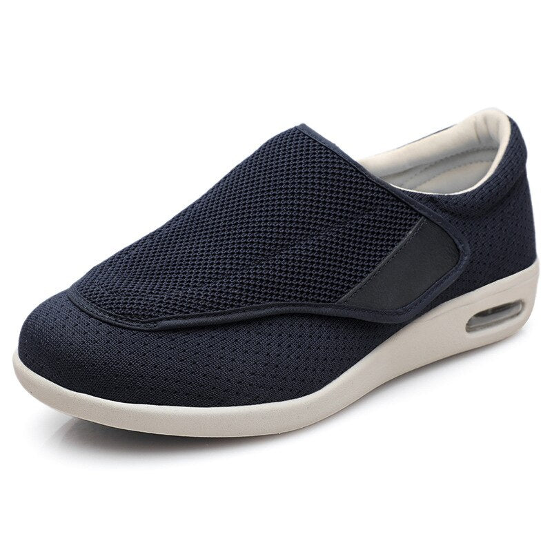 Men's shoes in wide fit with adjustable strap and padded insole