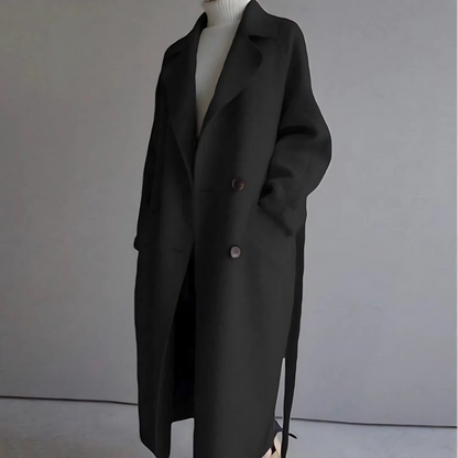 Schwarzer Damen-Wollmantel mit Knöpfen, elegant und zeitlos, ideal für Herbst und Winter. Perfekt kombinierbar mit Rollkragenpullover.